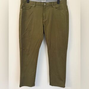 Peter Millar Pants size 38 olive green.B834